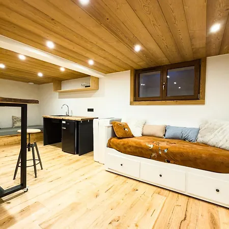 Apartment With Garden And Proximity To Activities *