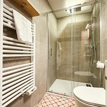 Apartment With Garden And Proximity To Activities *