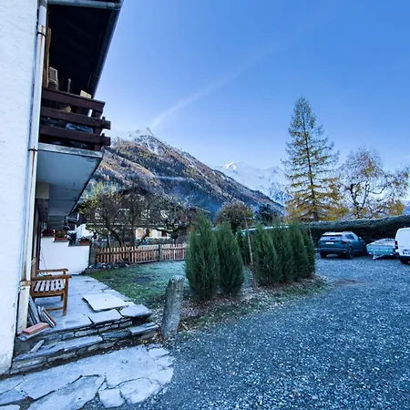Apartment With Garden And Proximity To Activities *