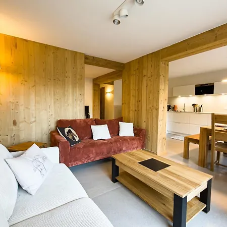 Daire With Garden And Proximity To Activities *