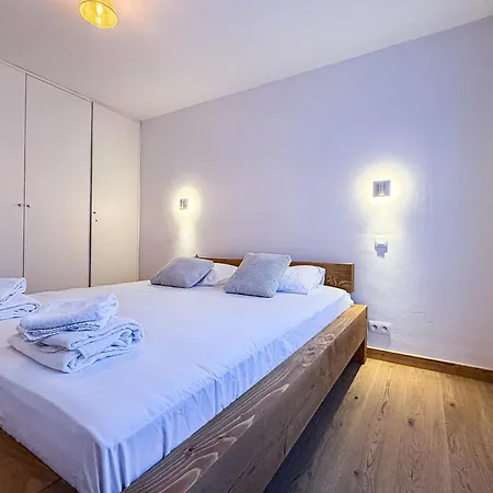 Apartment With Garden And Proximity To Activities *